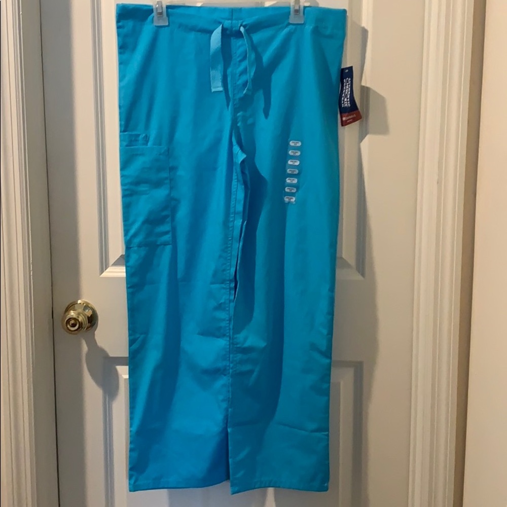 NWT Cherokee Women’s nursing pants size XS  short